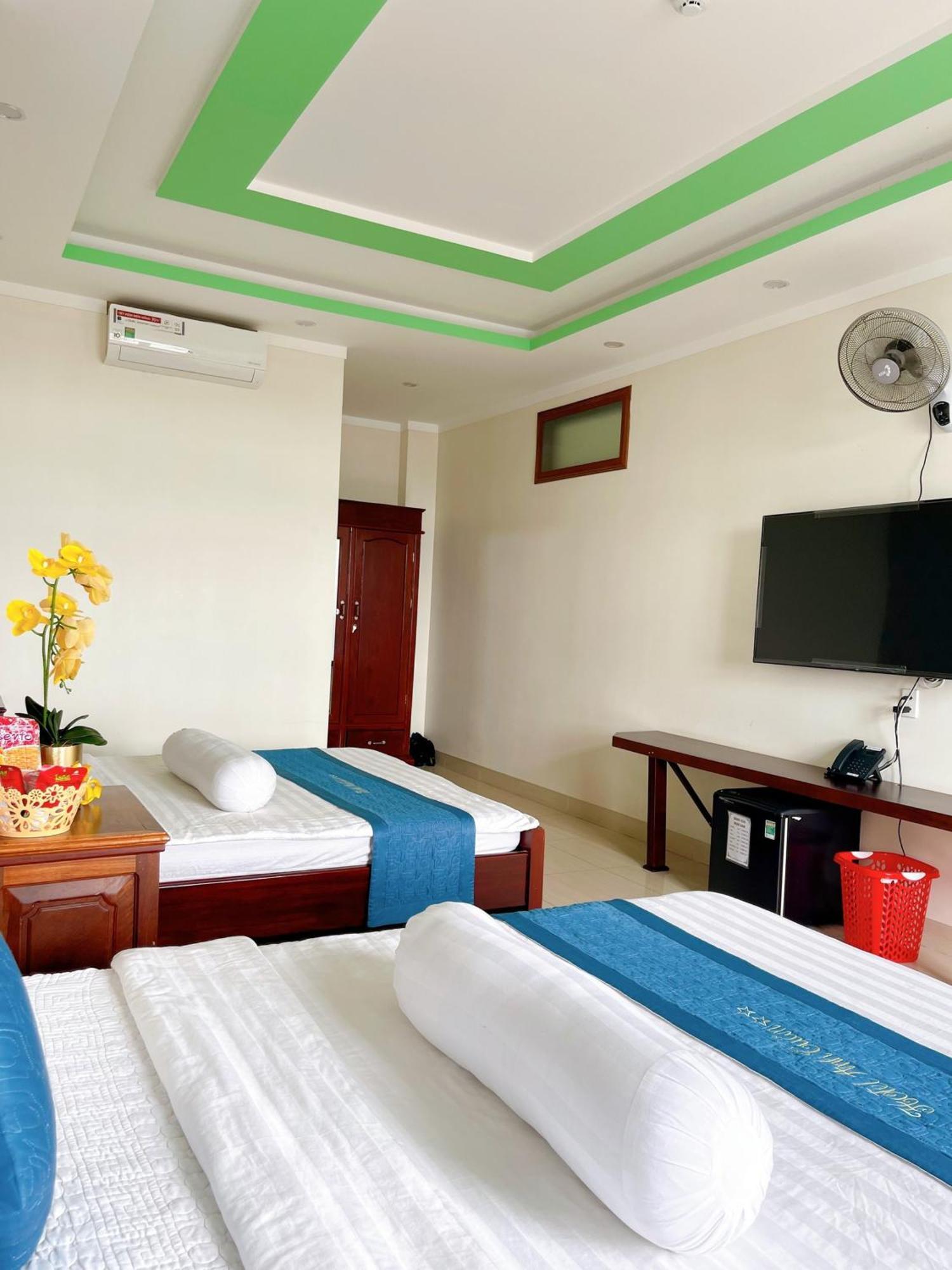 Anh Tuan Hotel & Coffee - Pleiku, Gia Lai Экстерьер фото