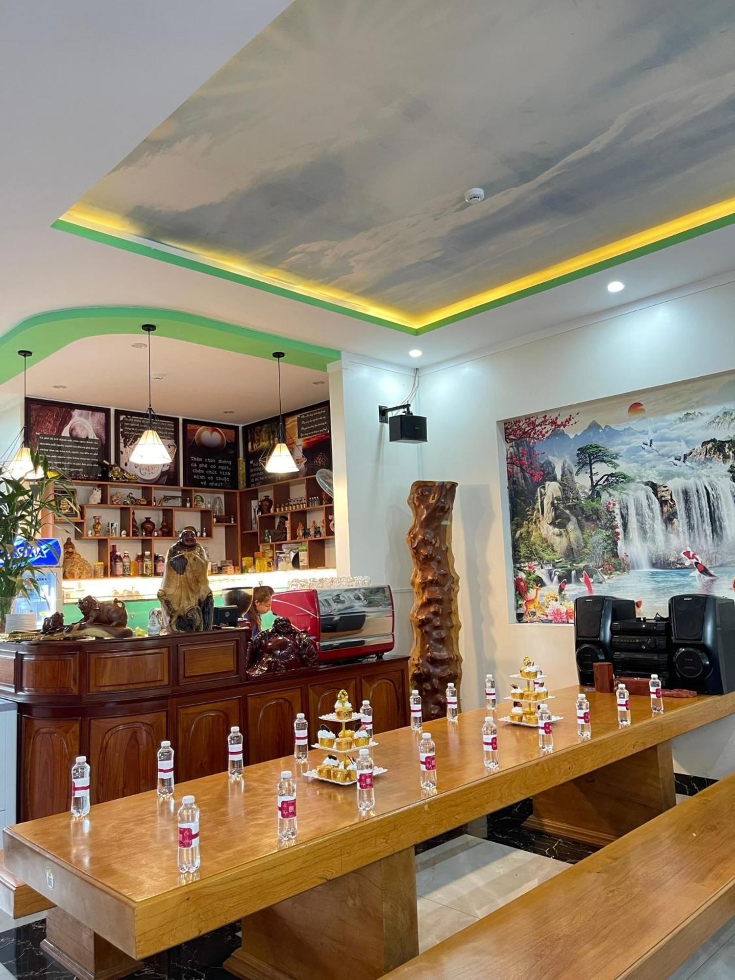 Anh Tuan Hotel & Coffee - Pleiku, Gia Lai Экстерьер фото